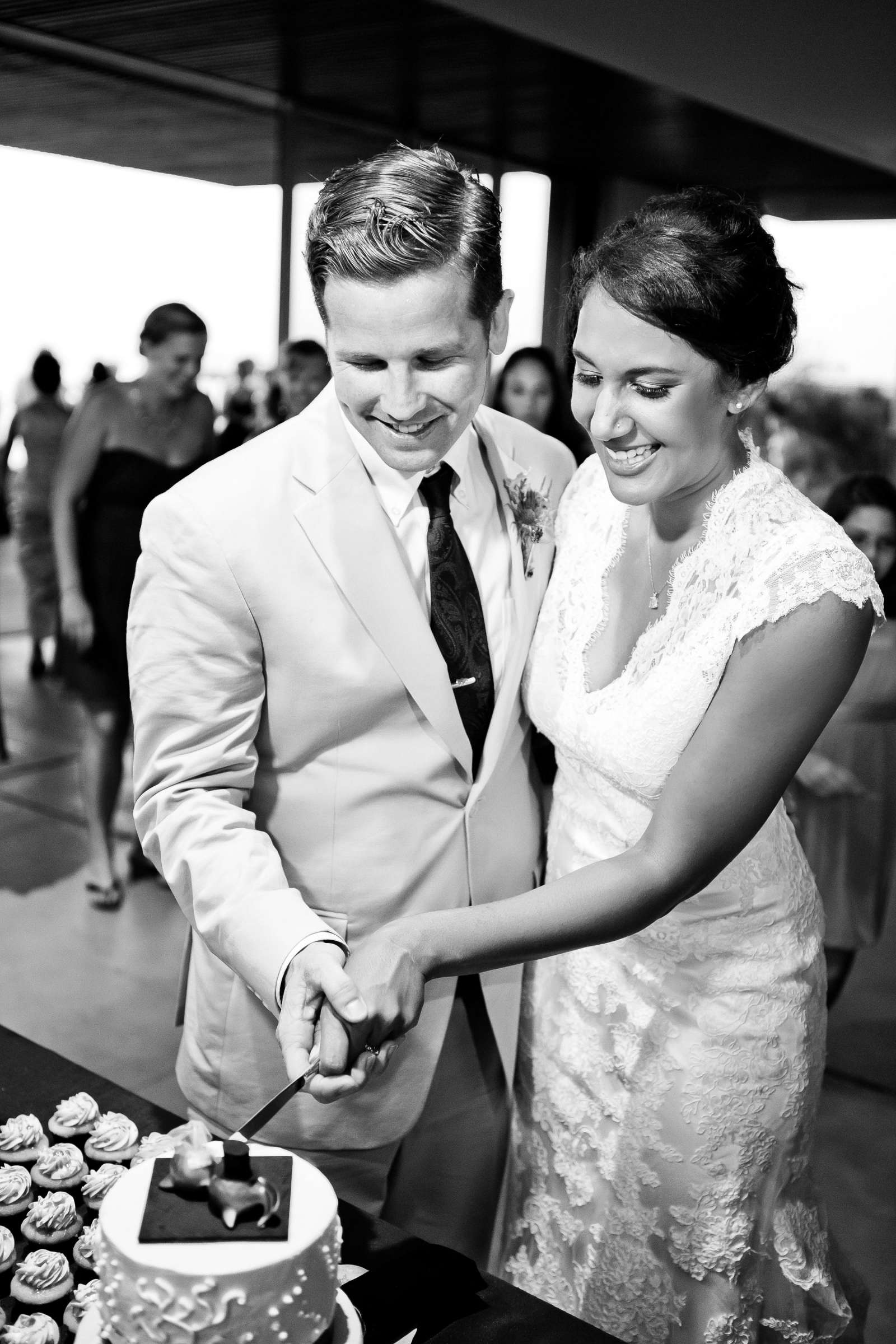 Scripps Seaside Forum Wedding coordinated by First Comes Love Weddings & Events, Simone and Cameron Wedding Photo #334298 by True Photography