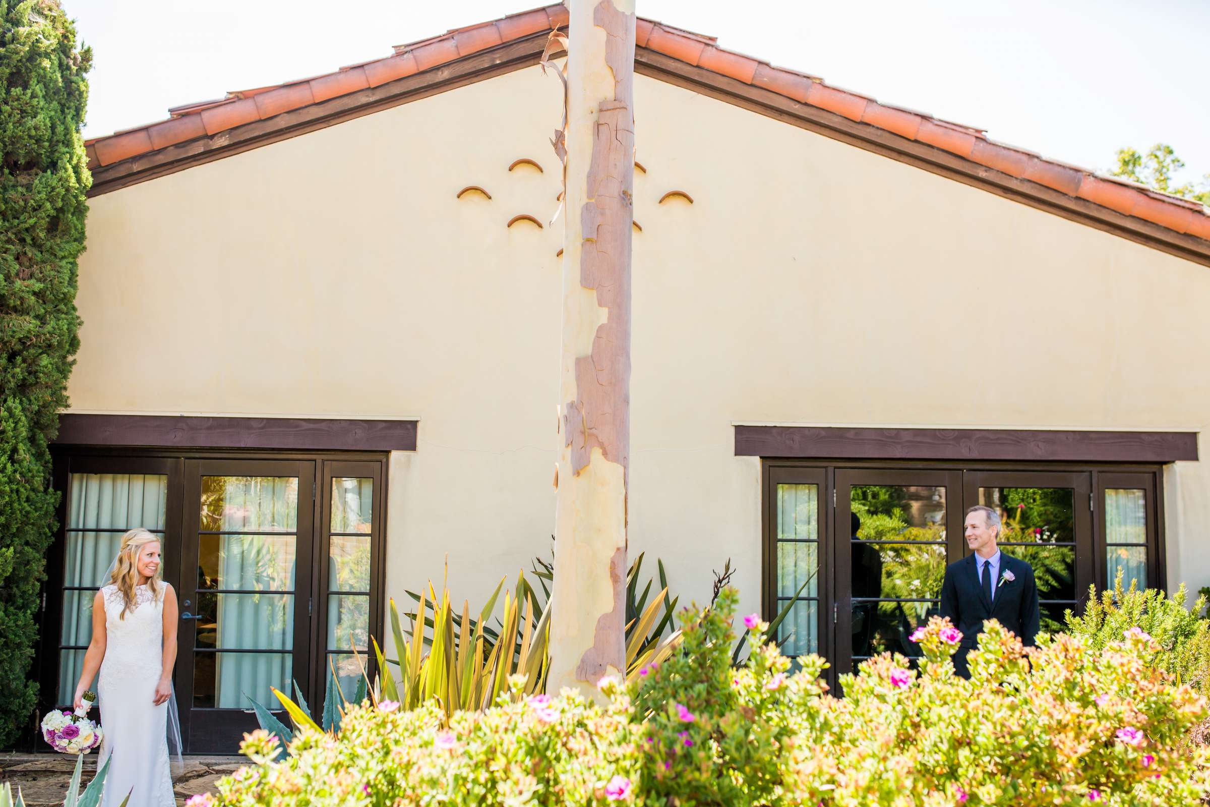 Scripps Seaside Forum Wedding coordinated by First Comes Love Weddings & Events, Christina and Sean Wedding Photo #387752 by True Photography