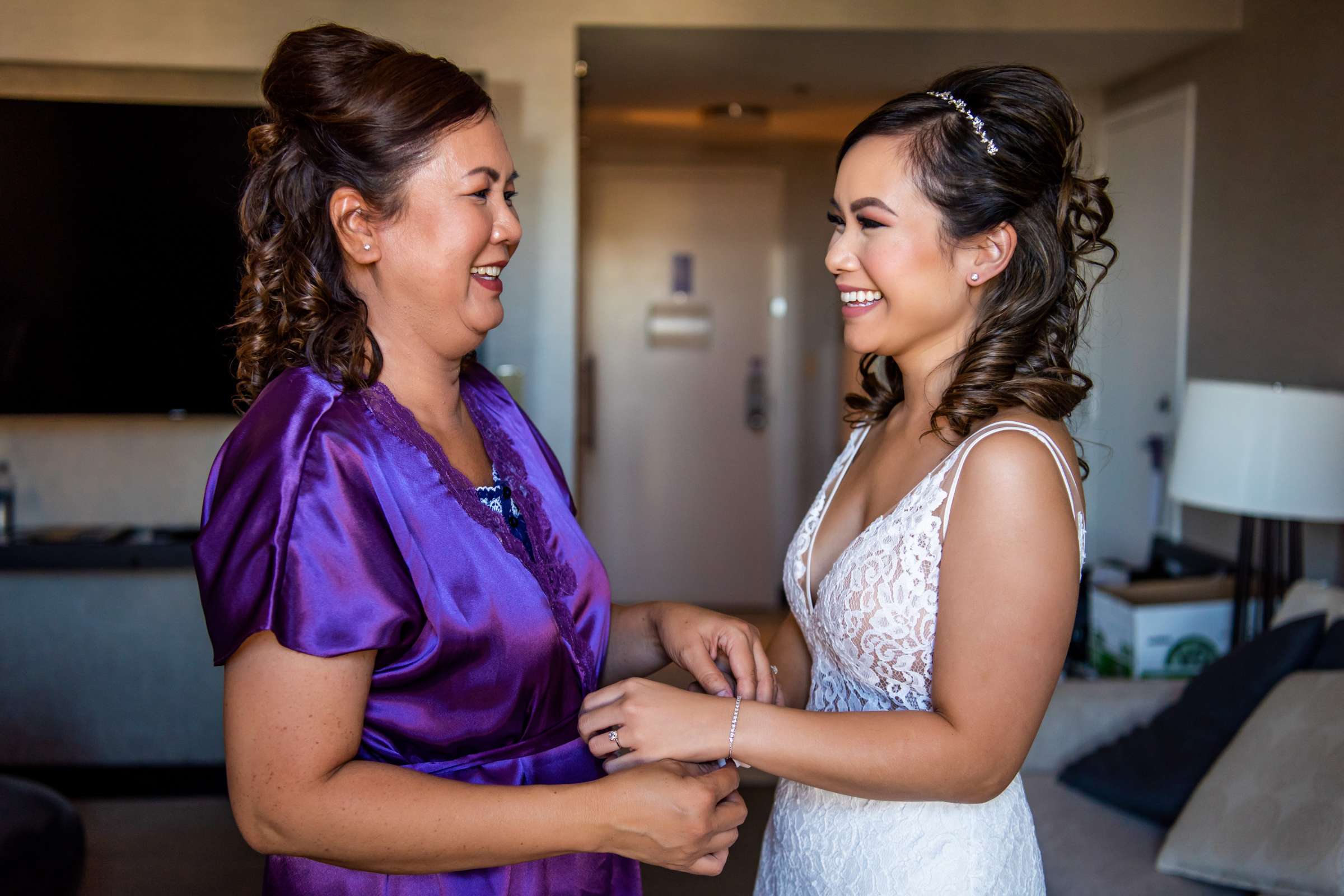 Scripps Seaside Forum Wedding, Ly and Alex Wedding Photo #32 by True Photography