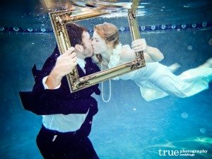 Underwater-wedding-photos