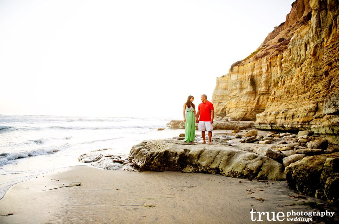 San-Diego-engagement-photo-shoot-on-the-beach