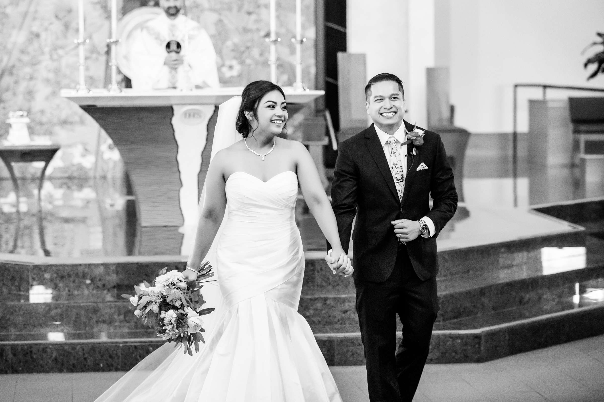 Marriott Marquis San Diego Marina Wedding coordinated by Seven Stems Floral Design & Events, Aileen and Jerry Wedding Photo #273941 by True Photography