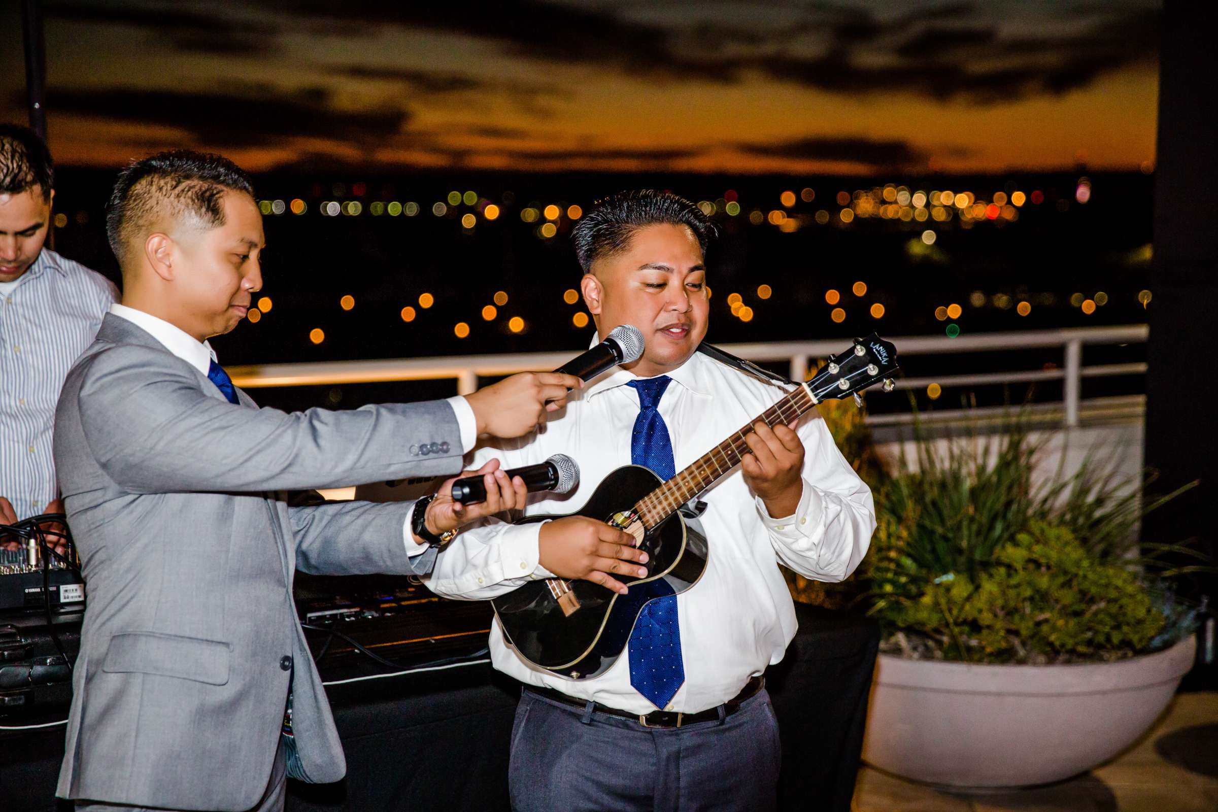 Marriott Marquis San Diego Marina Wedding coordinated by Seven Stems Floral Design & Events, Aileen and Jerry Wedding Photo #273984 by True Photography