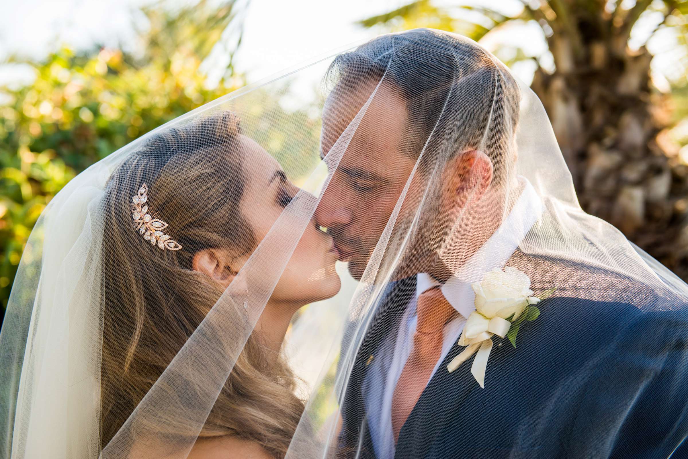 Hilton La Jolla Torrey Pines Wedding coordinated by Trendee Flowers, Gina and John Wedding Photo #4 by True Photography