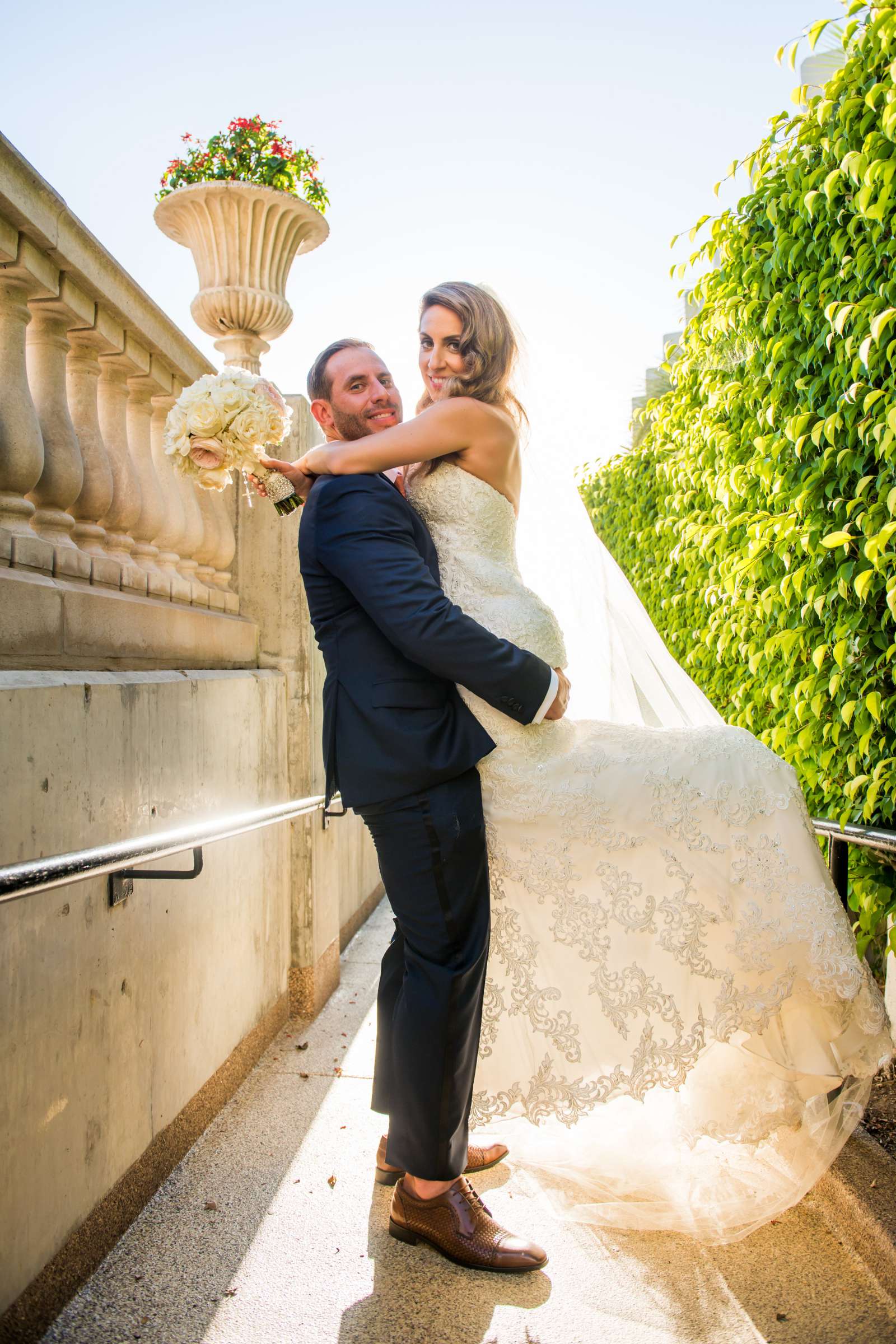 Hilton La Jolla Torrey Pines Wedding coordinated by Trendee Flowers, Gina and John Wedding Photo #87 by True Photography