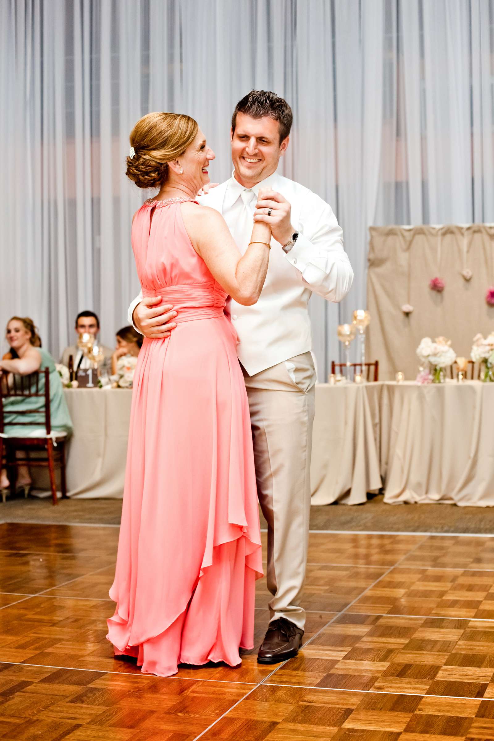 Scripps Seaside Forum Wedding coordinated by First Comes Love Weddings & Events, Janelle and Bart Wedding Photo #343090 by True Photography