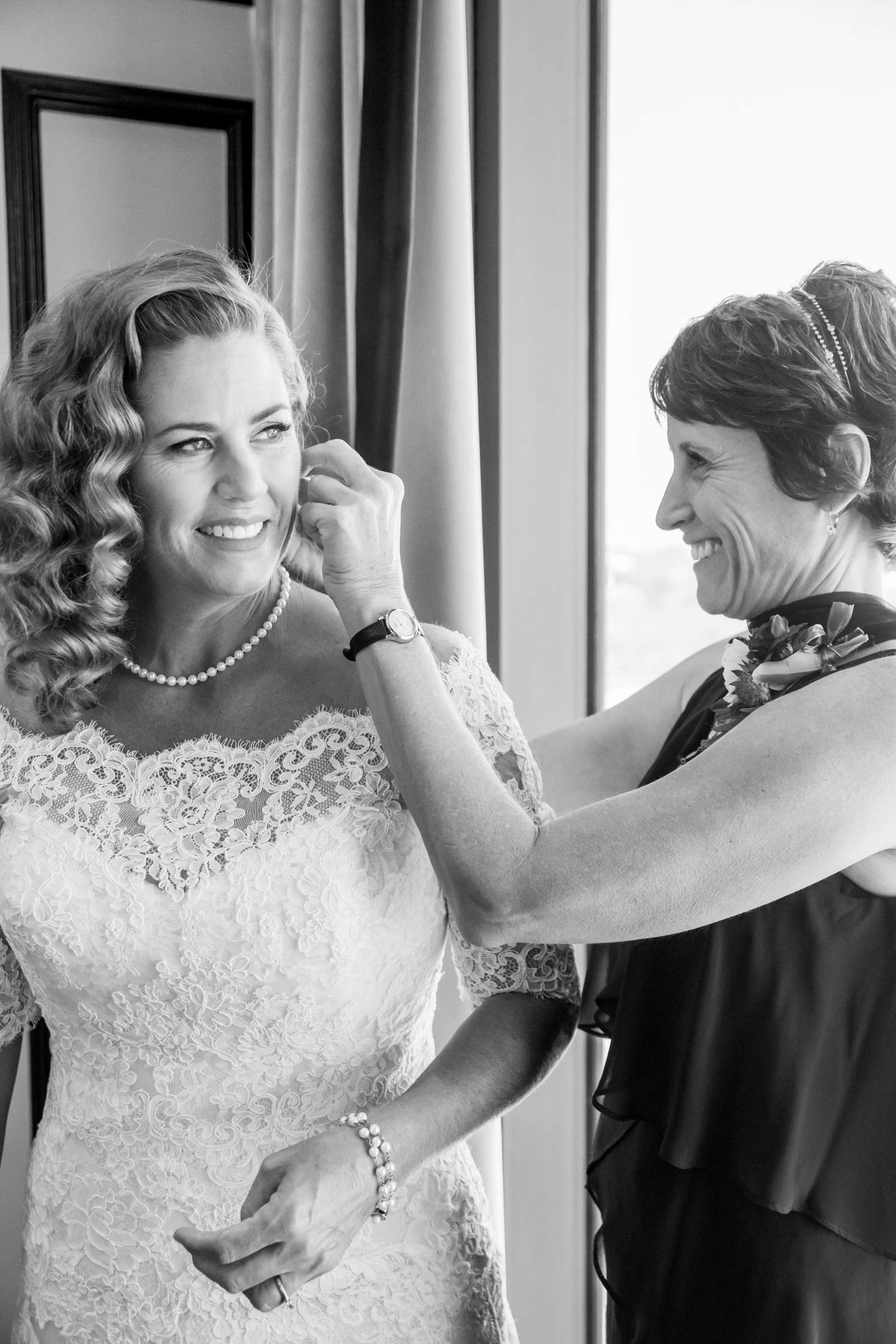 The University Club Atop Symphony Towers Wedding coordinated by Aquilone Events, Amy and Brett Wedding Photo #414091 by True Photography