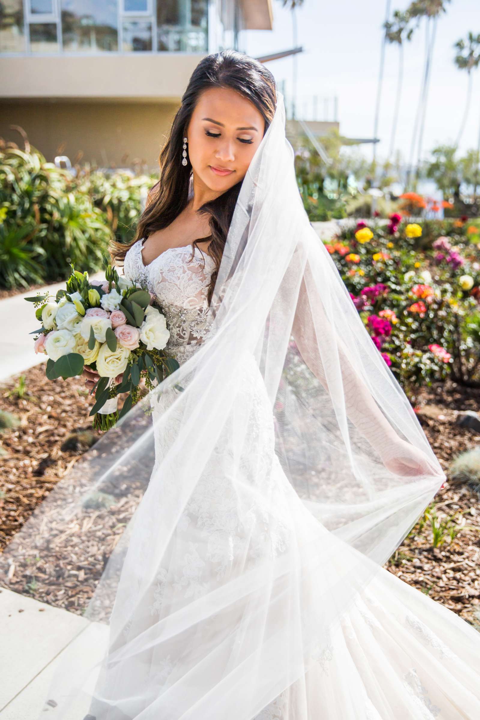 Scripps Seaside Forum Wedding coordinated by Lavish Weddings, Krystle and Justin Wedding Photo #453291 by True Photography