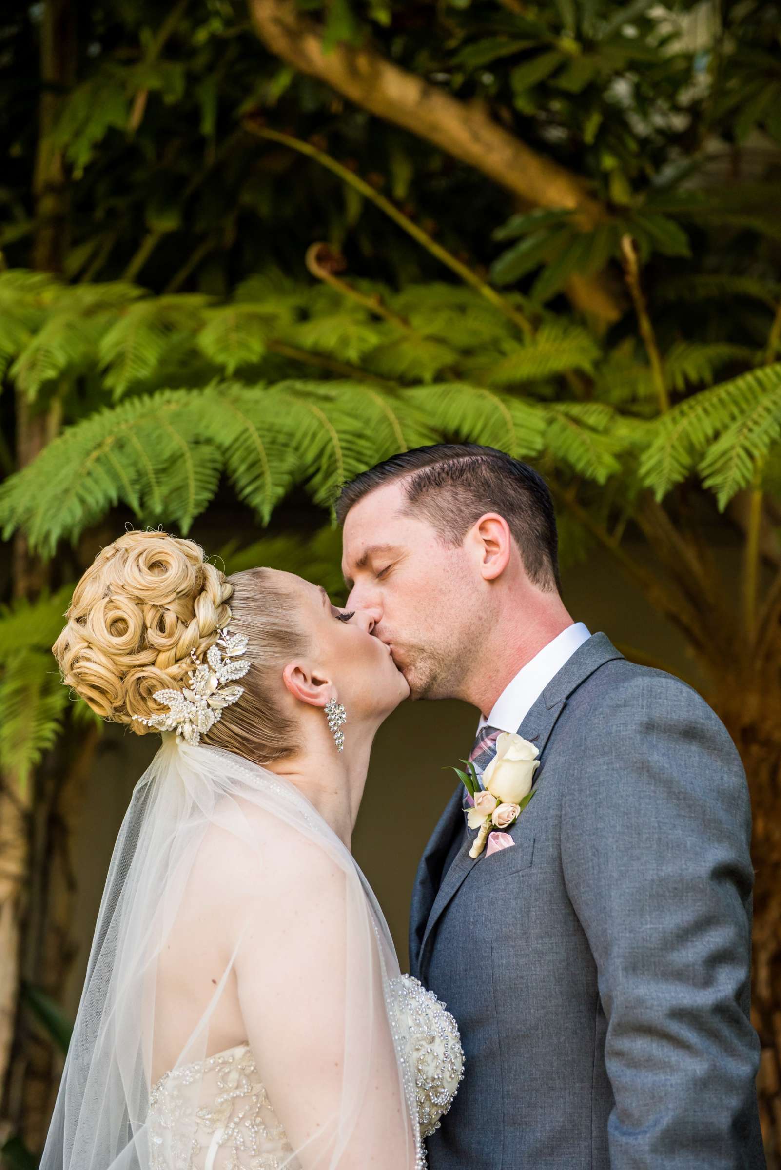 Marriott Marquis San Diego Marina Wedding coordinated by Lavish Weddings, Emily and Phillip Wedding Photo #488409 by True Photography