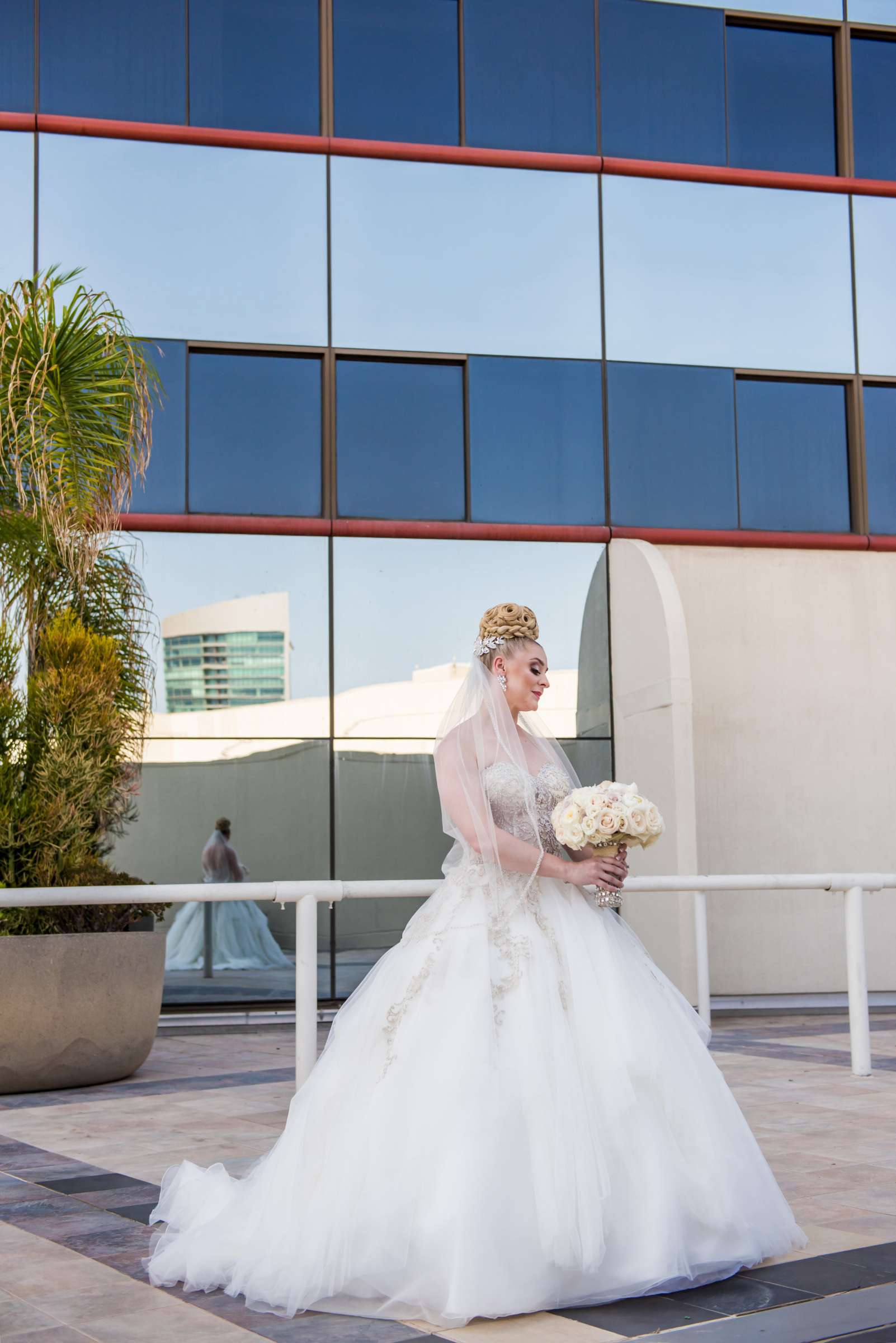 Marriott Marquis San Diego Marina Wedding coordinated by Lavish Weddings, Emily and Phillip Wedding Photo #488436 by True Photography