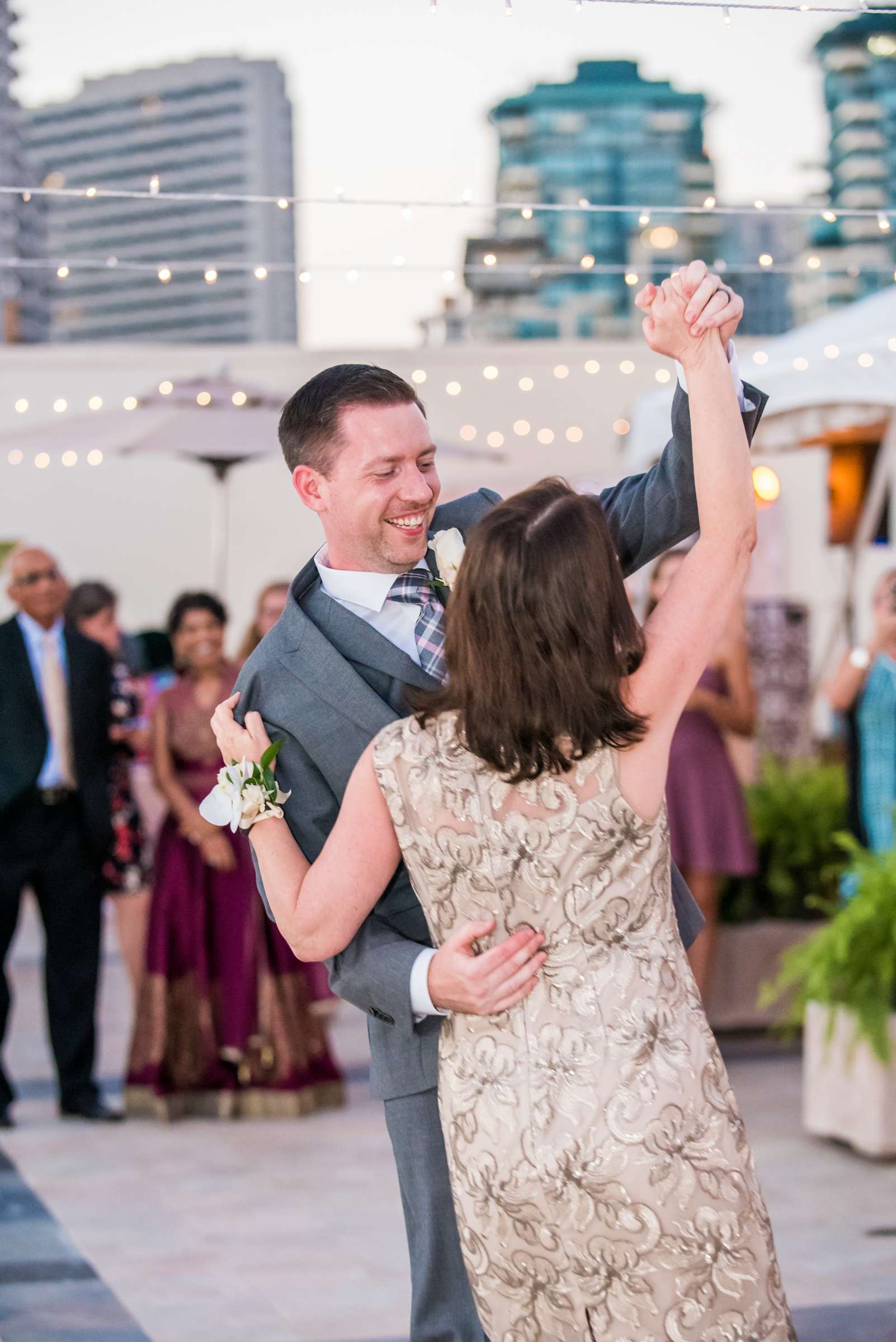 Marriott Marquis San Diego Marina Wedding coordinated by Lavish Weddings, Emily and Phillip Wedding Photo #488512 by True Photography