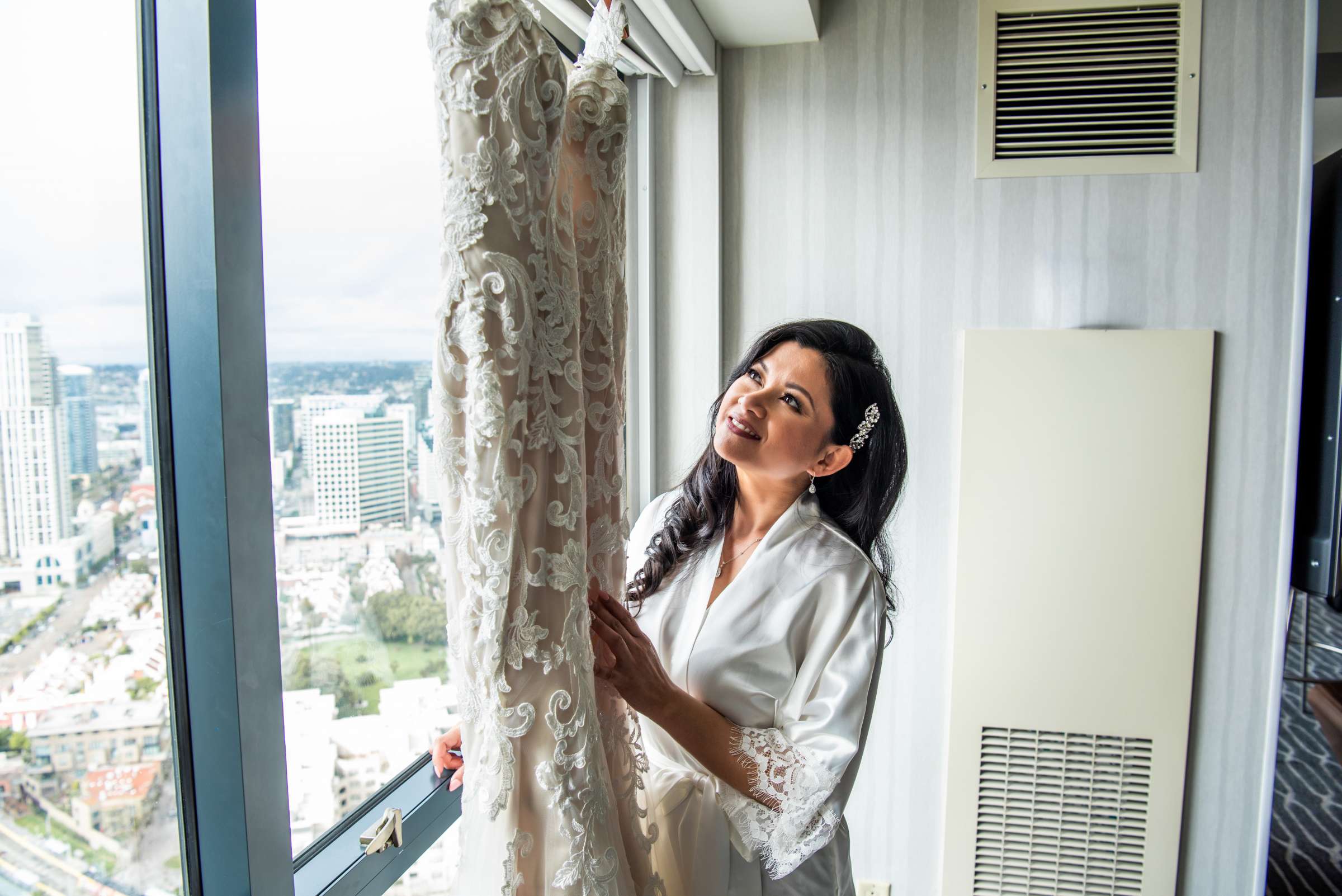 Manchester Grand Hyatt San Diego Wedding coordinated by Bella Mia Exclusive Events, Paula and Jimmy Wedding Photo #16 by True Photography